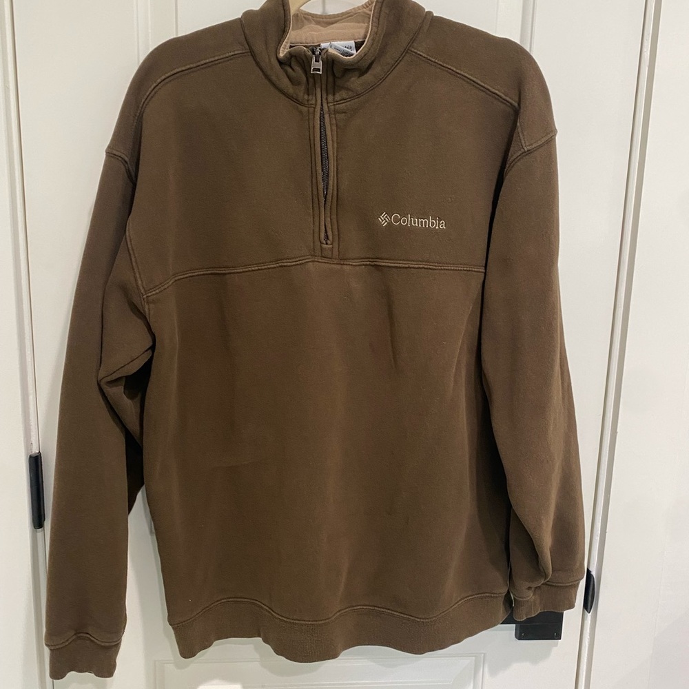 Men’s Columbia brown sweater